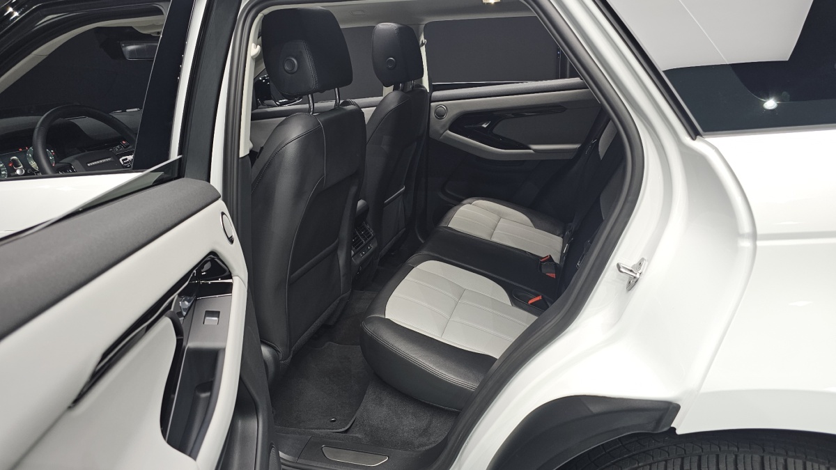 Land Rover Range Rover Evoque, 2023 — фото 12 из 12
