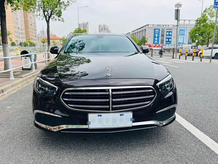 Mercedes-Benz E-Class, 2022 — фото 2 из 9