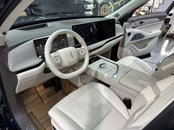 Wey Lanshan, 2024 — фото 7 из 9