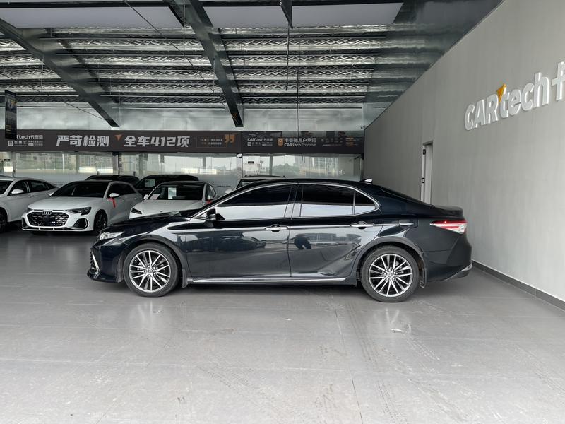 Toyota Camry, 2023 — фото 4 из 12