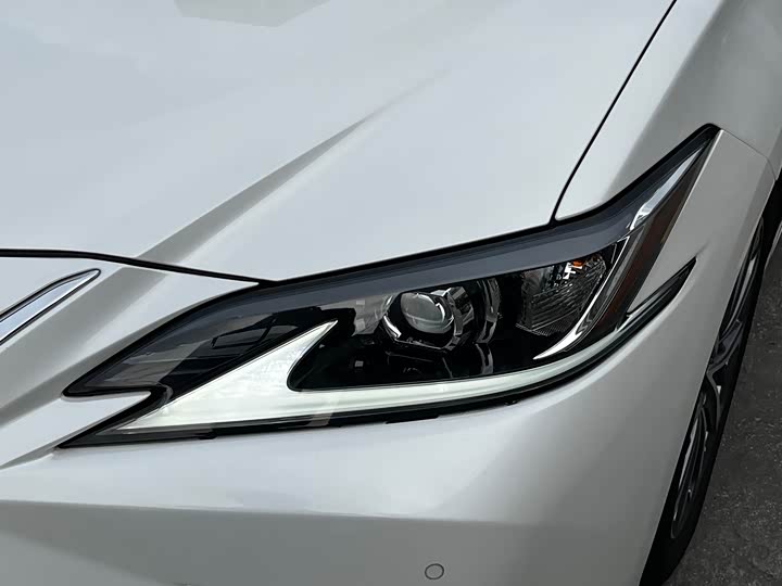 Lexus ES, 2023 — фото 3 из 9