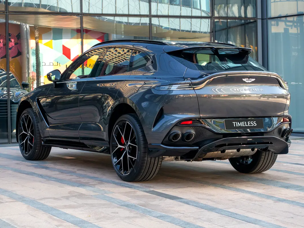 Aston Martin DBX, 2024 — фото 2 из 10