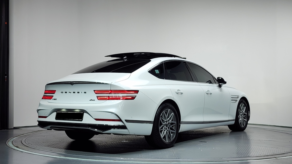 Genesis G80, 2023 — фото 2 из 12