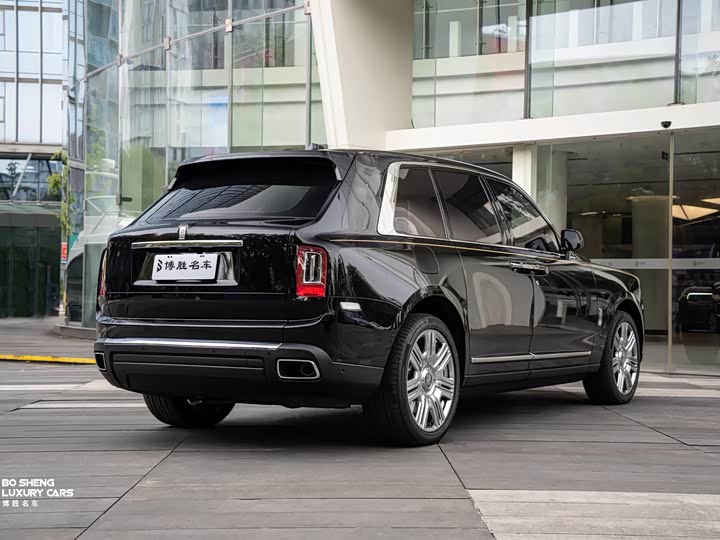 Rolls-Royce Cullinan, 2022 — фото 5 из 9