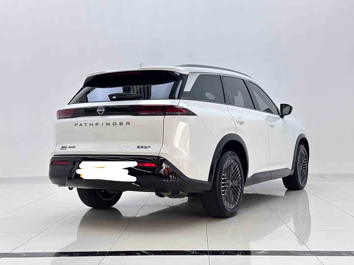 Nissan Pathfinder, 2023 — фото 3 из 9