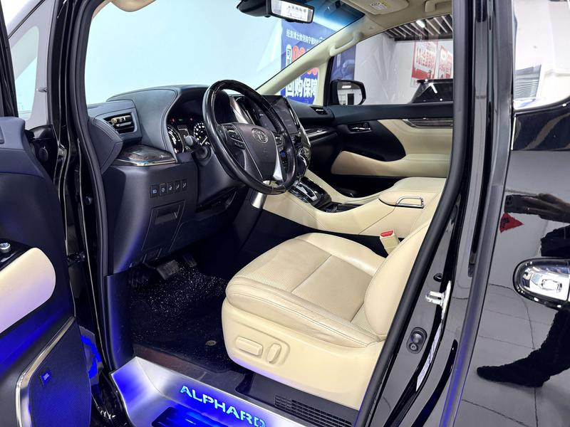 Toyota Alphard, 2022 — фото 10 из 12