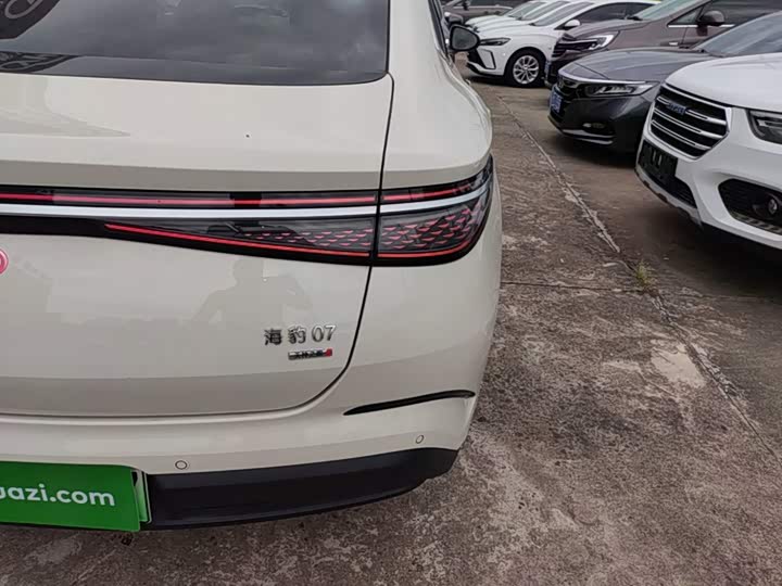 BYD Seal 07 DM-i Hybrid, 2025 — фото 8 из 9