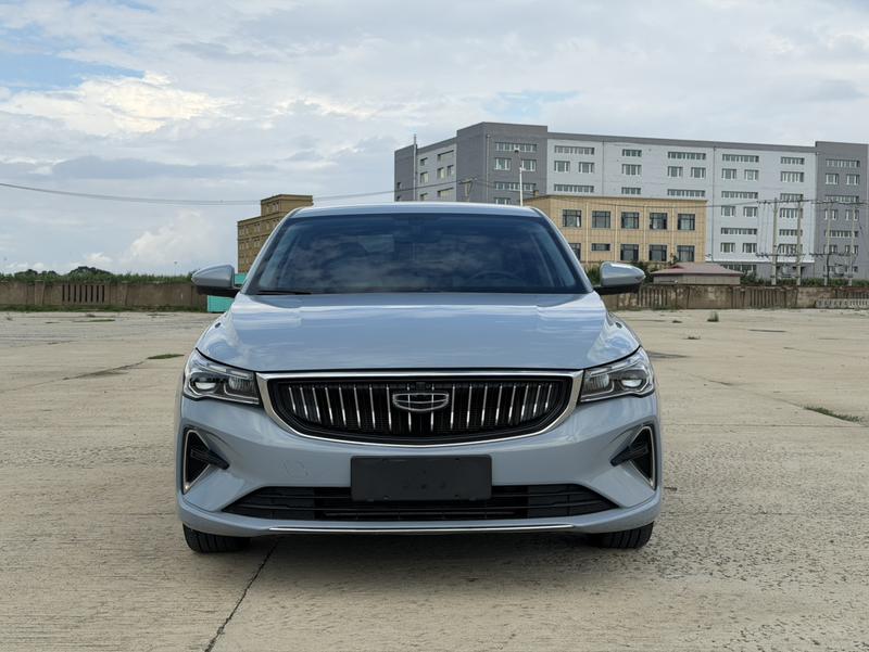 Geely Emgrand, 2023 — фото 2 из 12