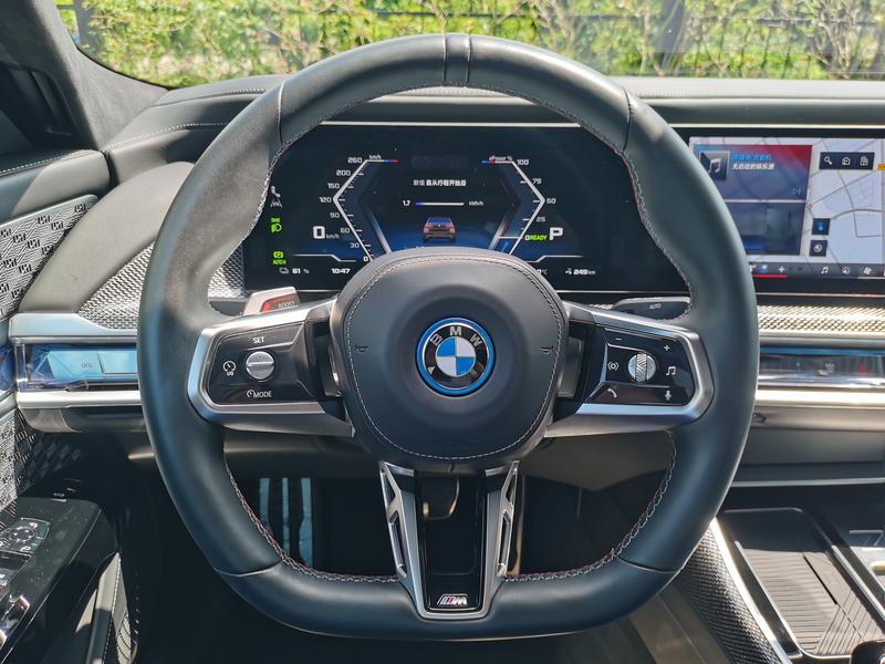 BMW i7, 2024 — фото 9 из 12