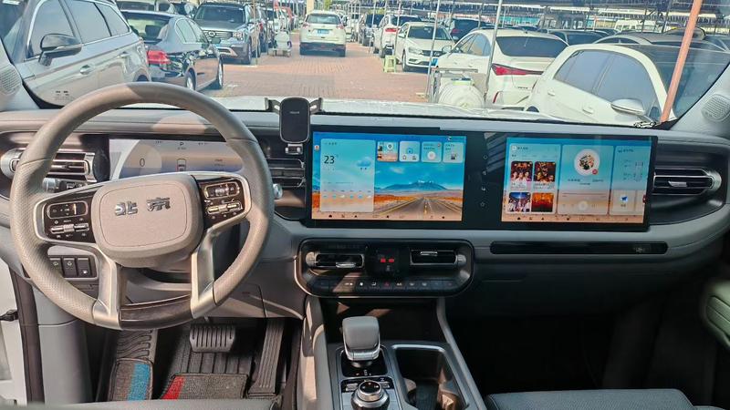BAIC Beijing BJ40 Hybrid, 2025 — фото 7 из 10
