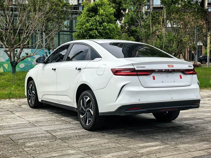 Geely Geometry G6, 2023 — фото 8 из 9