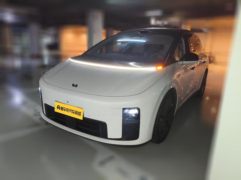 LiXiang i8, 2025 — купить в Смоленске под ключ