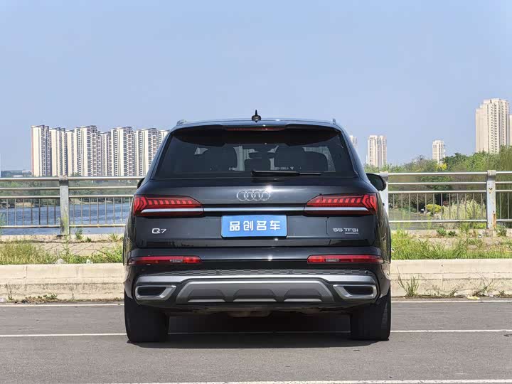 Audi Q7, 2023 — фото 8 из 9
