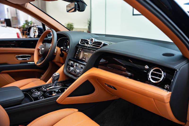 Bentley Bentayga, 2022 — фото 4 из 8