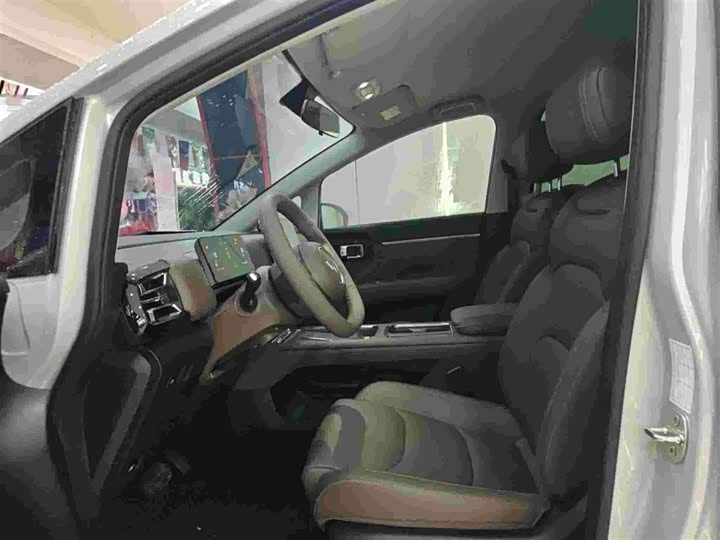 Wuling Starlight 730 Hybrid/EV, 2026 — фото 7 из 9