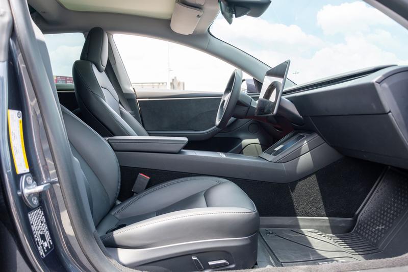 Tesla Model 3, 2024 — фото 10 из 12