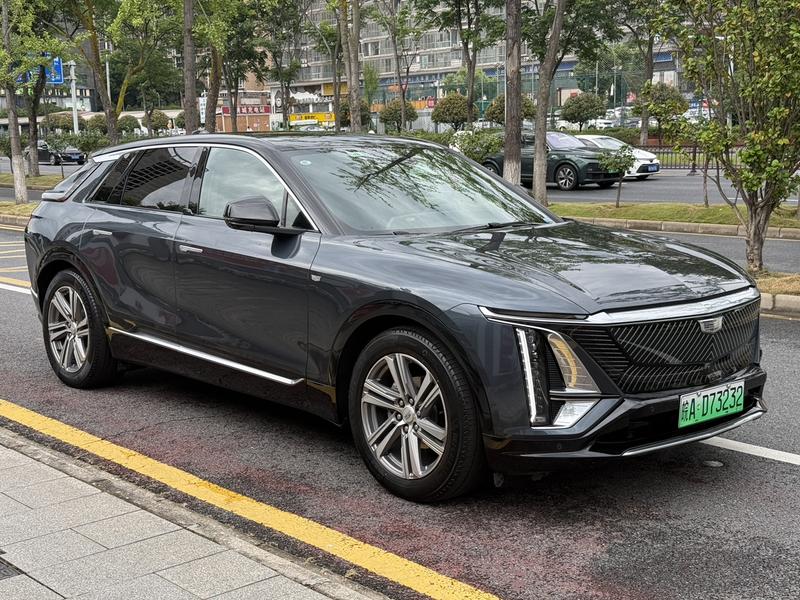 Cadillac Lyriq, 2023 — фото 3 из 10