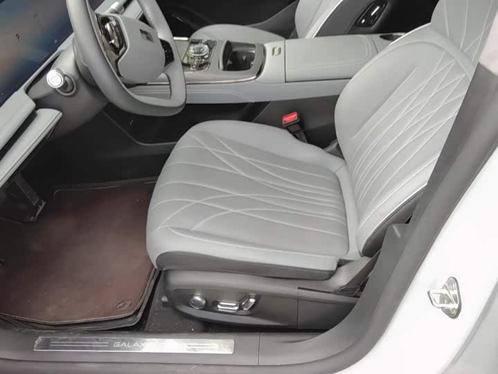 Geely Galaxy E8, 2025 — фото 9 из 9