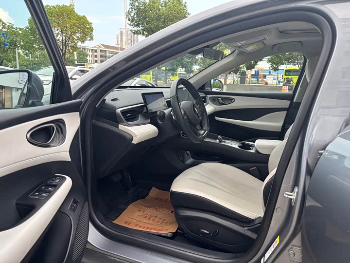 BYD Seal 05 DM-i Hybrid, 2024 — фото 9 из 9