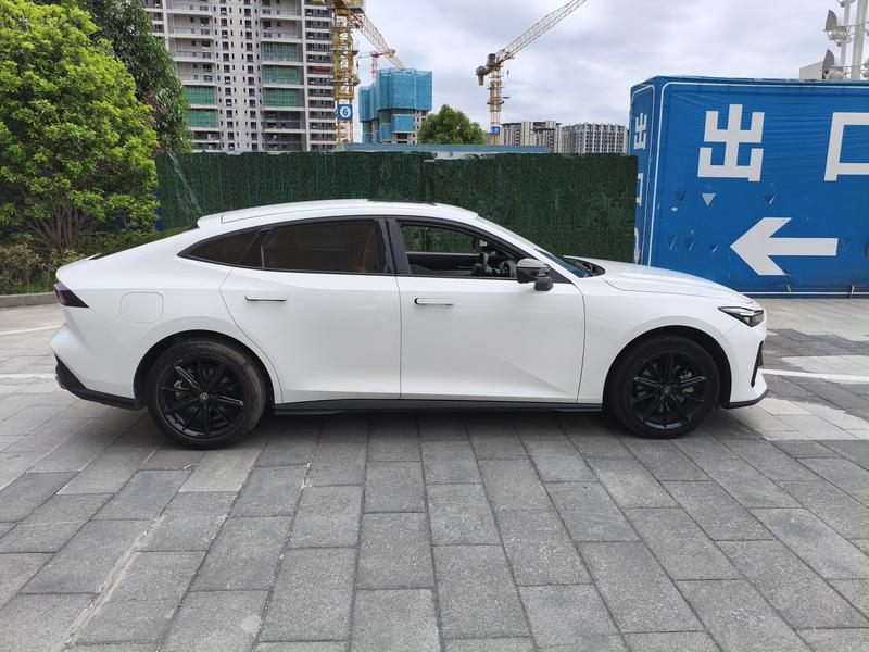 Changan UNI-V Hybrid, 2023 — фото 8 из 12