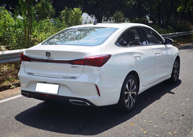 Changan Eado Plus, 2021 — фото 5 из 10