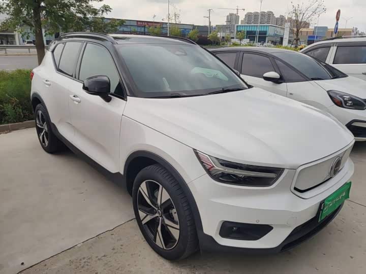 Volvo XC40 EV, 2022 — фото 4 из 9