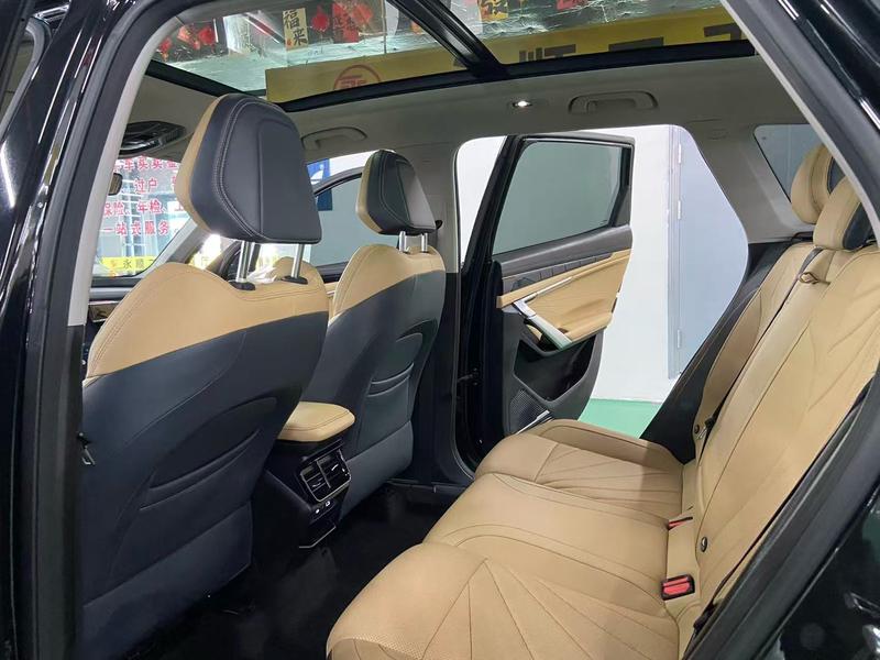 Geely Atlas L, 2023 — фото 10 из 12