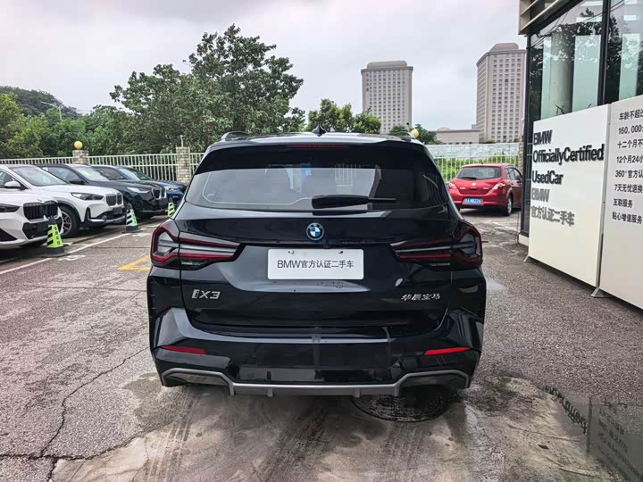 BMW iX3, 2025 — фото 9 из 9