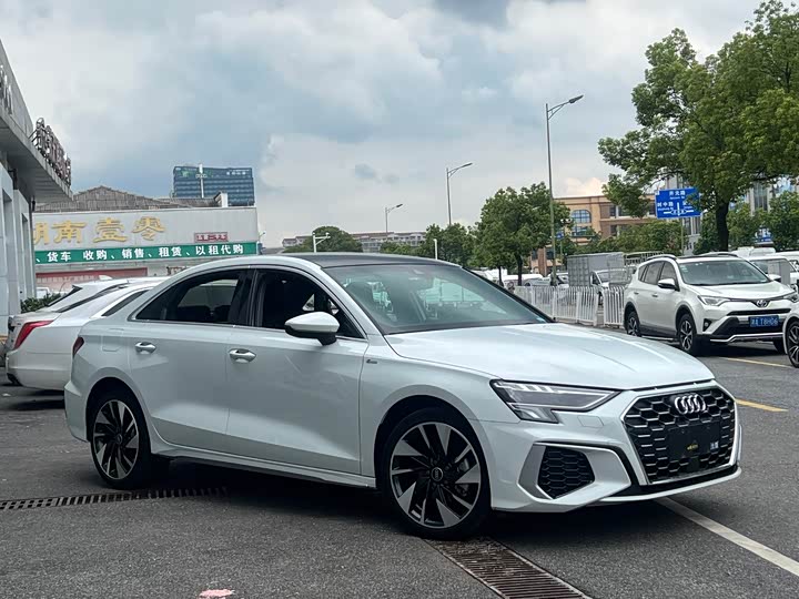 Audi A3, 2023 — фото 3 из 9