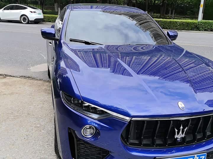 Maserati Levante, 2023 — купить в Ульяновске под ключ