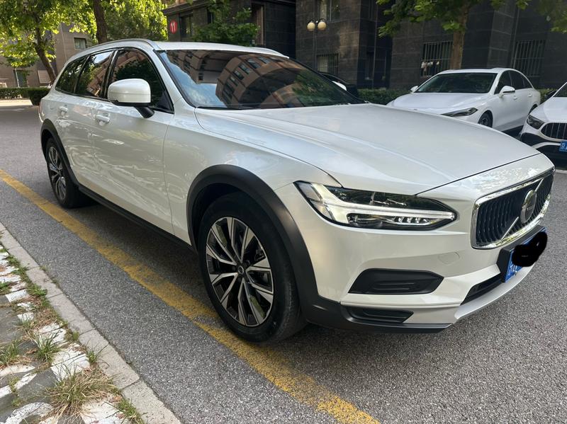Volvo V90, 2023 — фото 2 из 9