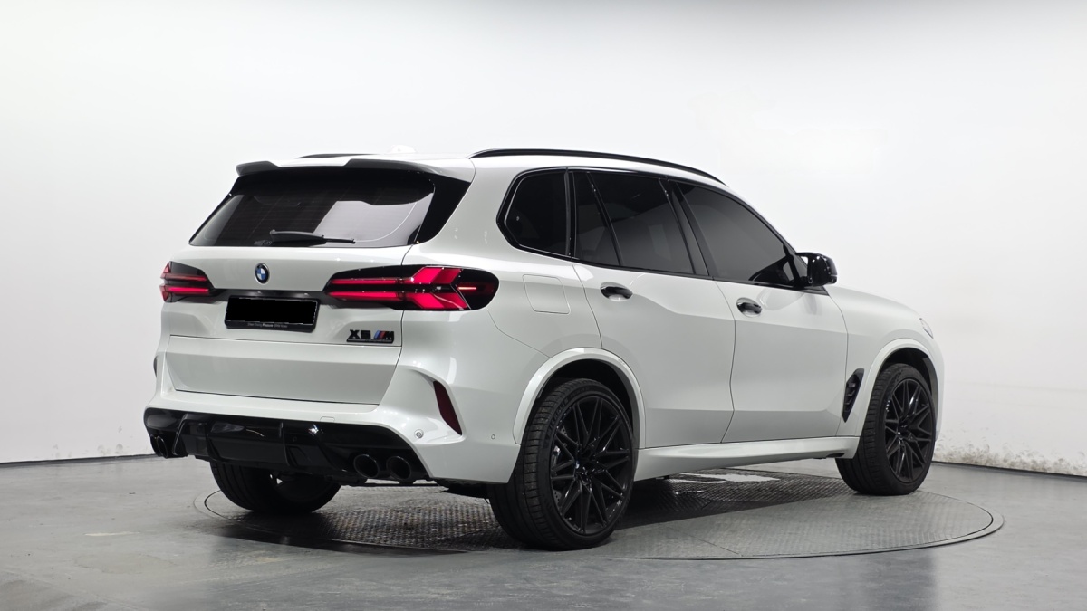BMW X5 M, 2025 — фото 2 из 12
