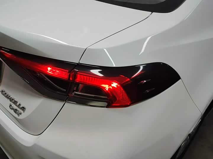 Toyota Corolla, 2023 — фото 8 из 9