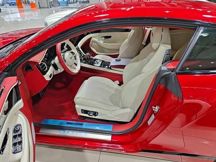 Bentley Continental GT, 2023 — фото 8 из 9