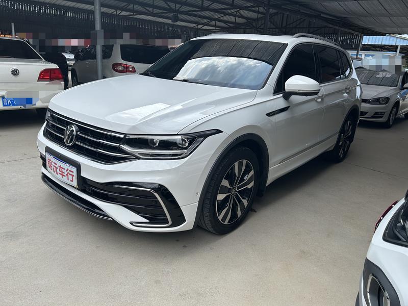Volkswagen Tiguan L Pro, 2022 — купить в Москве под ключ
