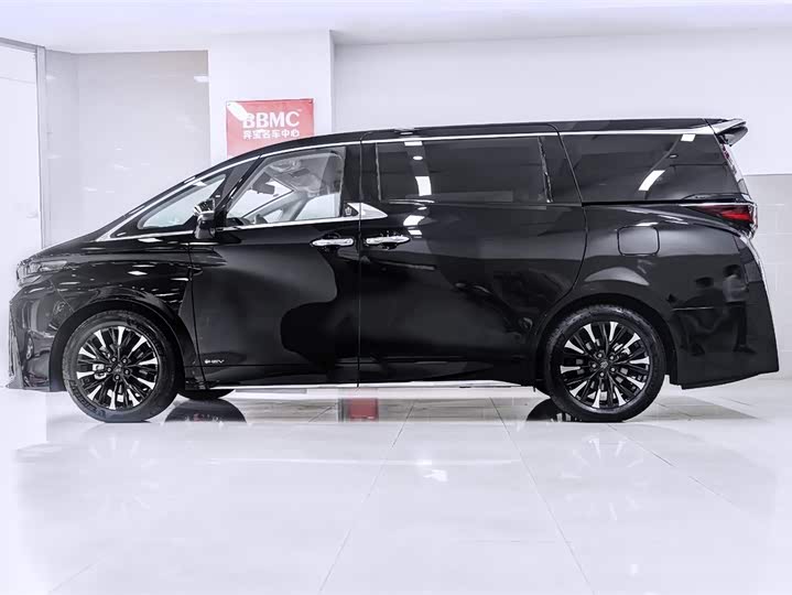 Toyota Vellfire, 2023 — фото 4 из 12