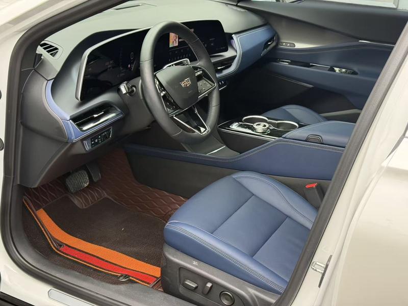 Cadillac GT4, 2023 — фото 8 из 10