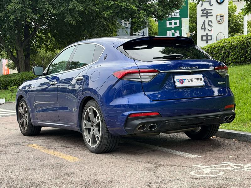 Maserati Levante, 2023 — фото 4 из 12
