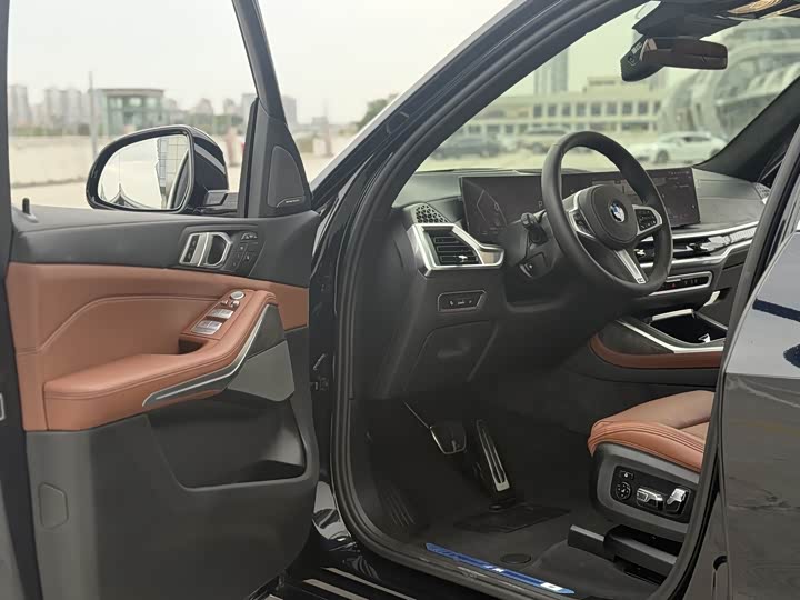 BMW X7, 2025 — фото 4 из 9