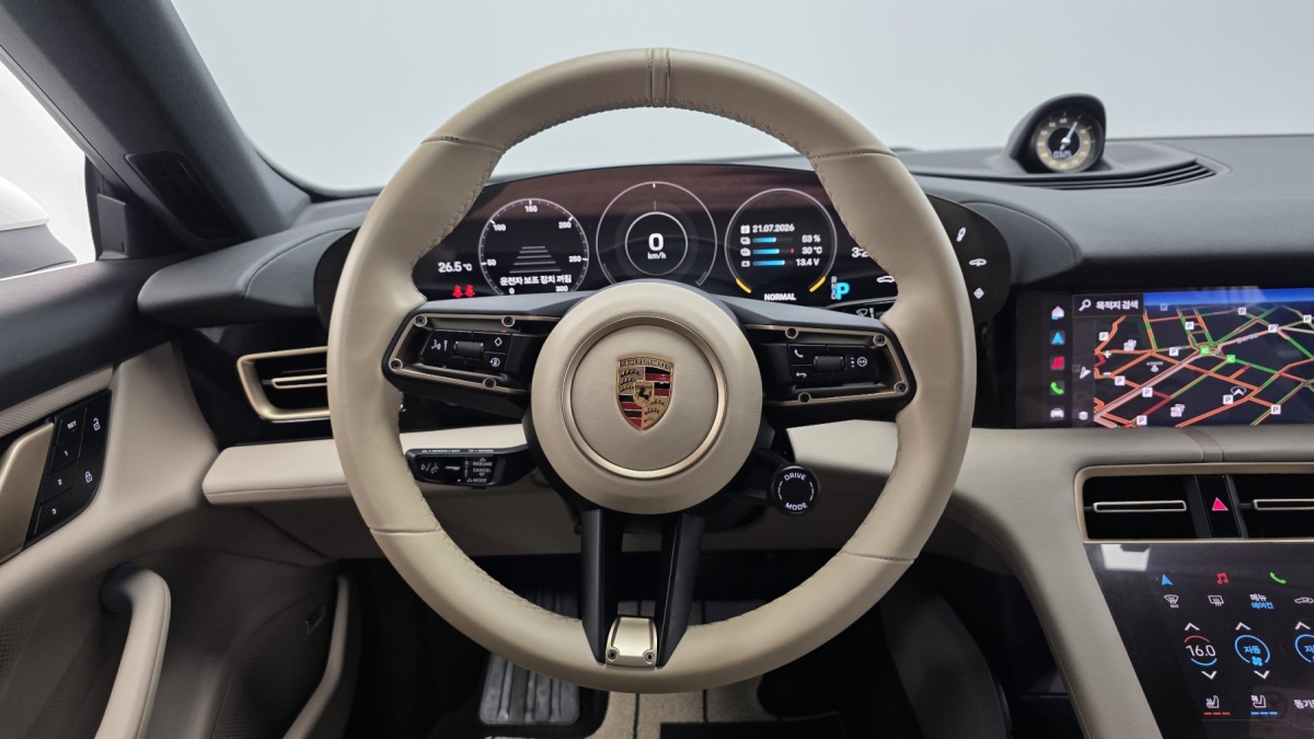 Porsche Taycan, 2023 — фото 12 из 12
