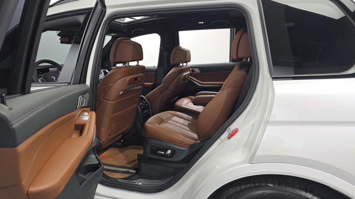 BMW X7, 2025 — фото 10 из 12