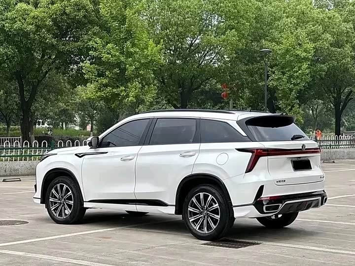 Changan CS75 Plus, 2023 — фото 8 из 9