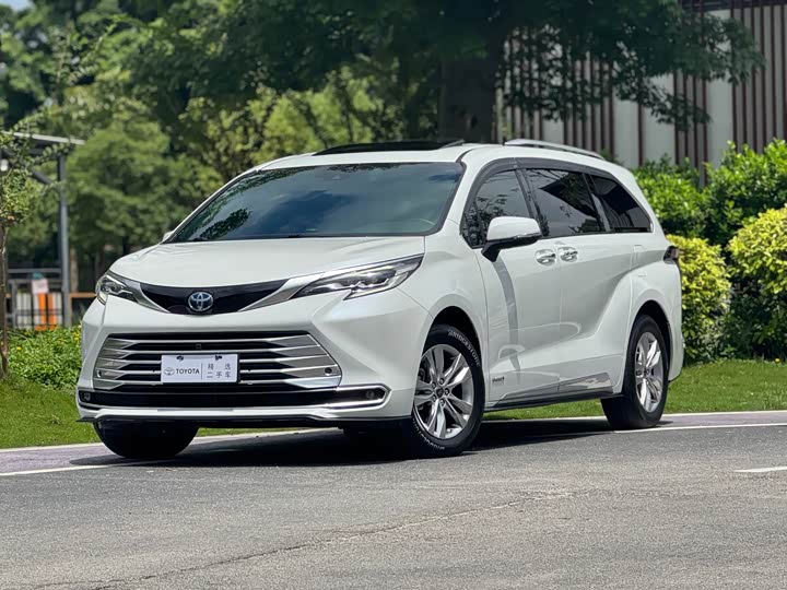 Toyota Sienna, 2022 — купить в Санкт-Петербурге под ключ