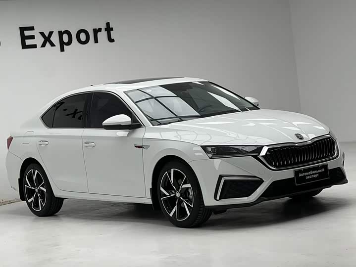 Skoda Octavia Pro, 2023 — фото 3 из 9