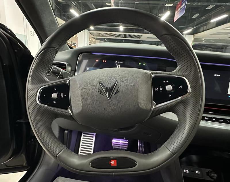 BAIC Arcfox Alpha S, 2024 — фото 10 из 12