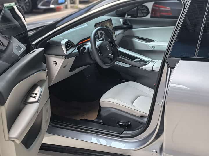 BAIC Arcfox Alpha S5, 2025 — фото 8 из 9
