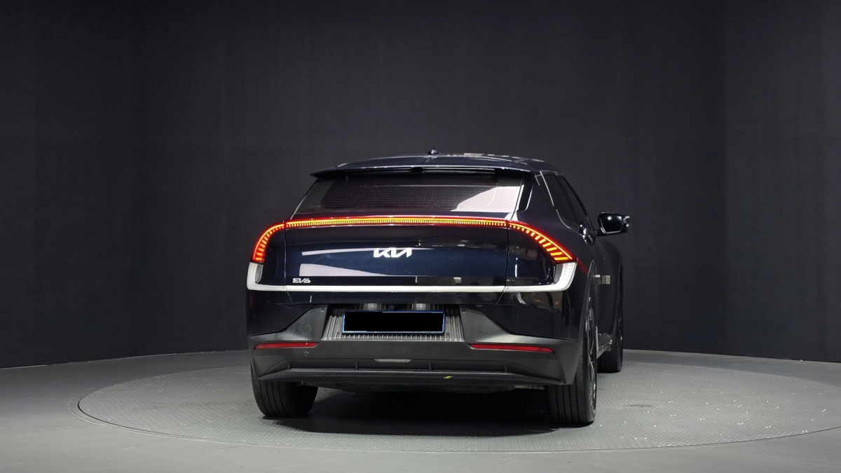 Kia EV6, 2022 — фото 4 из 12