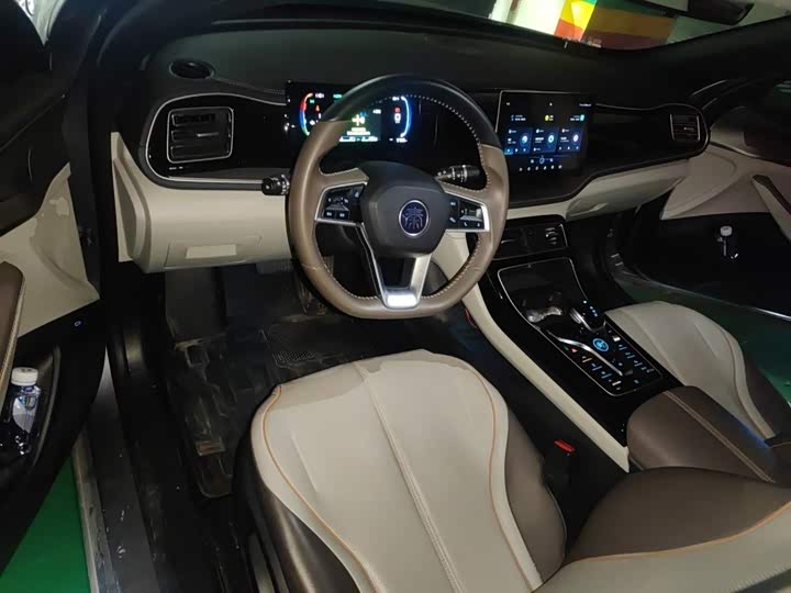 BYD Qin Plus, 2023 — фото 6 из 9