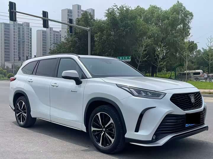 Toyota Crown Kluger, 2023 — фото 3 из 9
