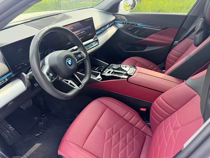 BMW i5, 2024 — фото 5 из 9